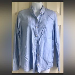 NWT GAP the Fitted Boyfriend Button Down Shirt